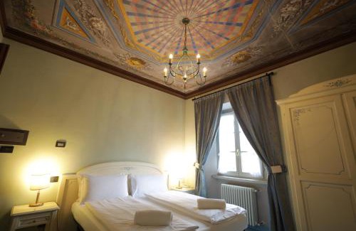 Cannobio Hotel | Hotel Il Portico by LVG Hotel Collection