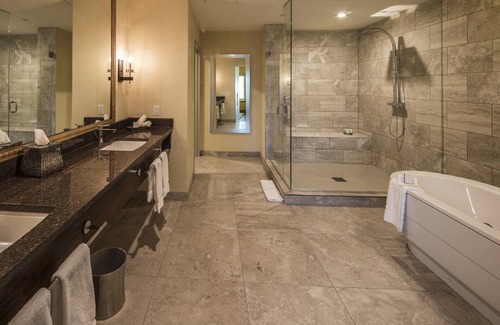 East Liberty Hotel | Hotel Indigo Pittsburgh East Liberty by IHG