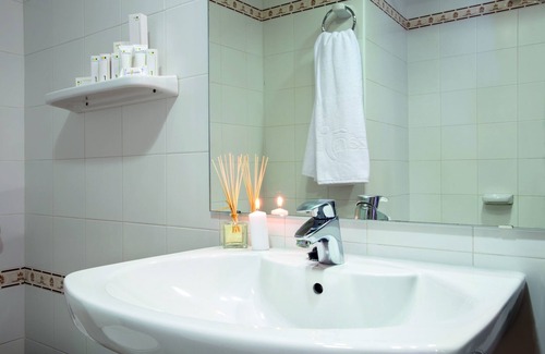 Diputacion de Rincon de San Gines Hotel | Hotel Izán Cavanna