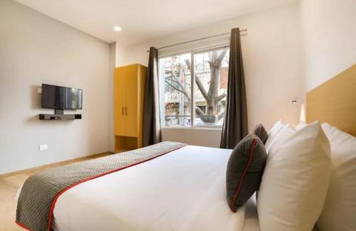 Gomti Nagar Hotel | Hotel Kingston House - Near Shaheed Path and Ayodhya Road
