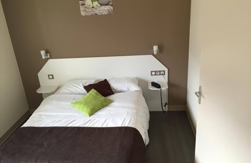 Notre-Dame-de-Sanilhac Hotel | Hotel l Escale