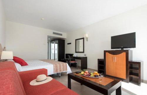 Los Pocillos Hotel | Hotel Lanzarote Village