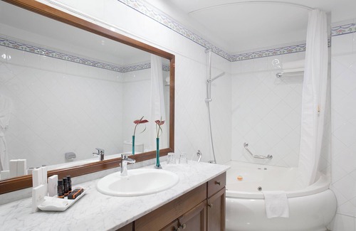 Las Arenas Hotel | Hotel Las Aguilas Tenerife, Affiliated by Melia