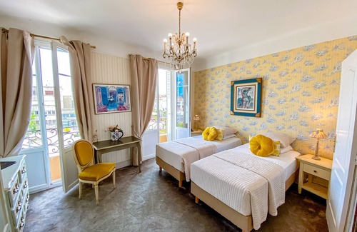 Antibes Old Town Hotel | Hotel Le Relais Du Postillon