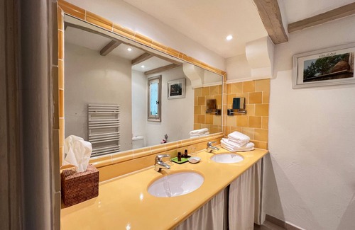 Saint-Paul-de-Vence Hotel | Hotel Les Messugues