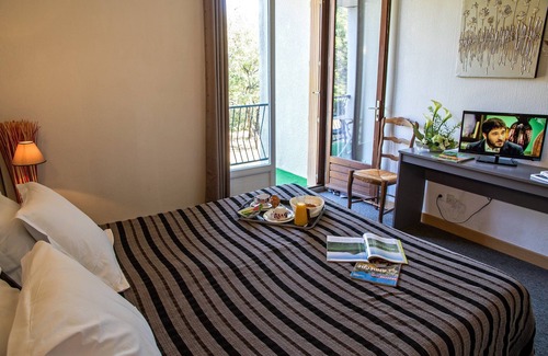 Lavilledieu Hotel | Hotel Les Persedes Sud Ardeche