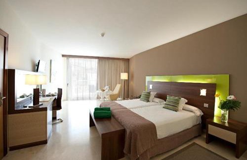 Taurito Hotel | Hotel LIVVO Valle Taurito & Aquapark