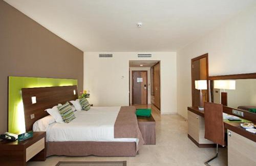 Taurito Hotel | Hotel LIVVO Valle Taurito & Aquapark