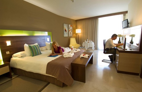 Taurito Hotel | Hotel LIVVO Valle Taurito & Aquapark