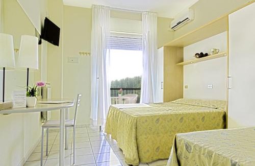 Pinarella Hotel | Hotel Loretta & Dependance