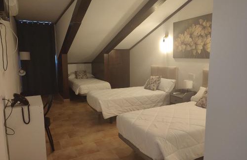 Iniesta Hotel | HOTEL LOS CAÑAS