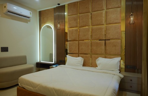 Ganganagar Hotel | HOTEL MAATAR CHHAAYA