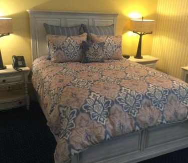 Point Richmond Hotel | Hotel Mac