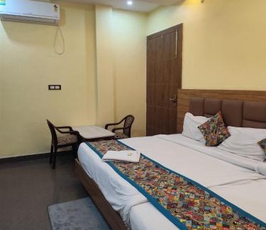 Khattalwada Hotel | Hotel Madhav inn