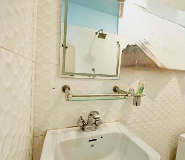 Sauraha Hotel | Hotel Mantra and Adventure