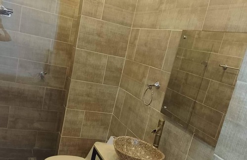 Villa Nueva Hotel | Hotel Marat suite