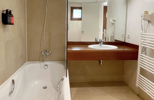 Vall-Llobrega Hotel | Hotel Mas del Sol
