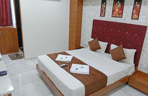 Vadodara House | Hotel Metro AC Room