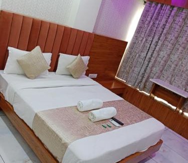 Vadodara House | Hotel Metro AC Room