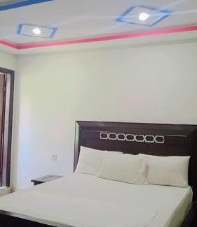 I-9 Hotel | Hotel Mid City