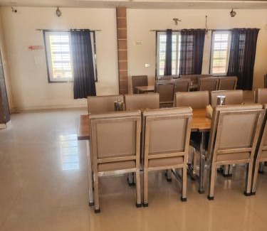 Kota Hotel | Hotel Milan And Restaurant