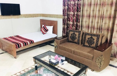 Johar Town Hotel | Hotel Moon Palace