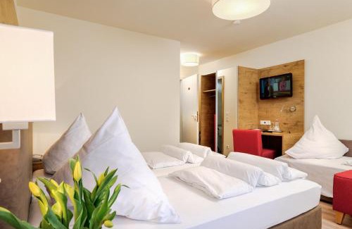 Rust Hotel | Hotel Mythos