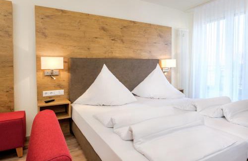 Rust Hotel | Hotel Mythos