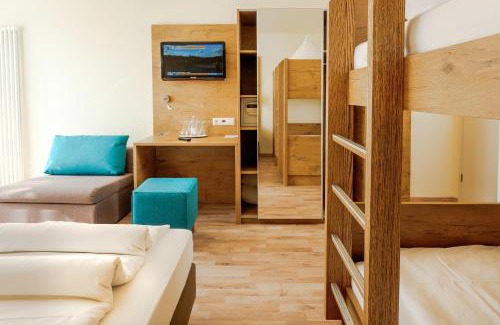 Rust Hotel | Hotel Mythos
