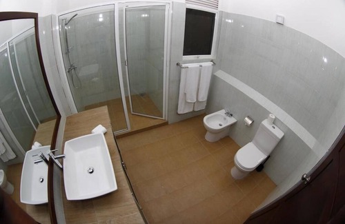 Tangalle Apartment | Hotel near by beach and fully comfortable rooms with room amenities.