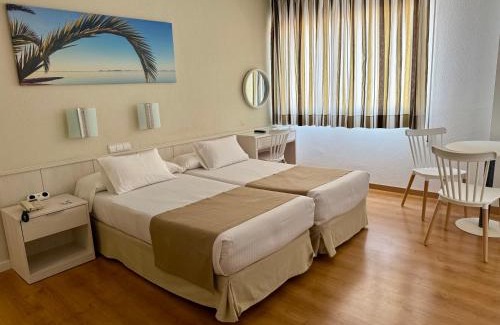 Los Cuarteros Hotel | Hotel Neptuno