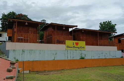 Gana-Gana House | Hotel O Disan Baang Kiulu