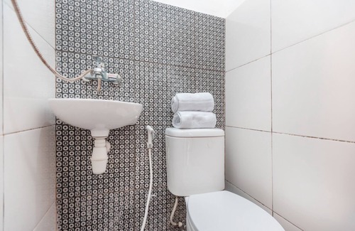 Jakarta Hotel | Hotel O J&b Room Utan Kayu