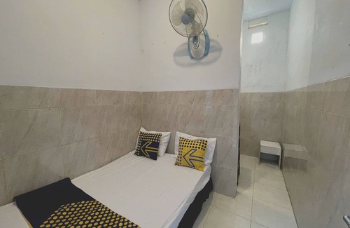 Gresik Hotel | Hotel O Karman's Sari Homestay Syariah