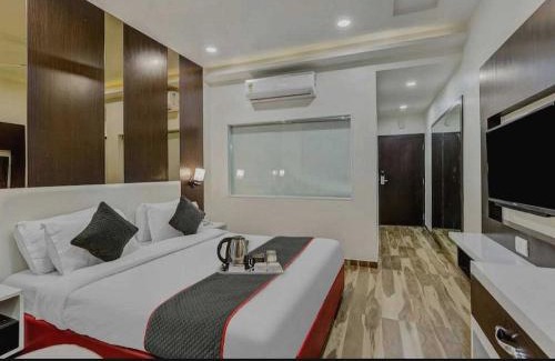 Sector 3 Hotel | Hotel O Raas Near Near Paschim Vihar