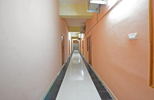 Vellore Hotel | Hotel O Vellore New Bus Station Formerly SP Highway Inn