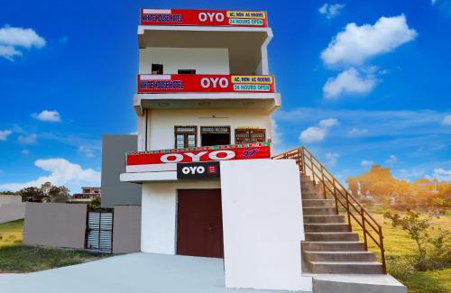 Mainpuri Hotel | Hotel O White House Hotel