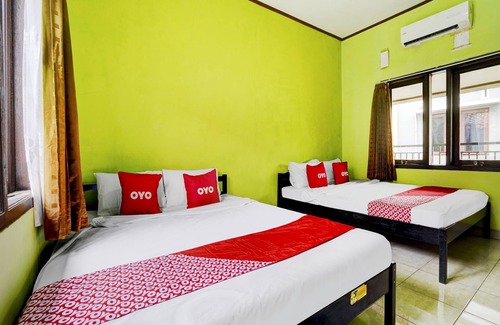 Jalaksana Hotel | Hotel O Wisma Al-fahmi Syariah