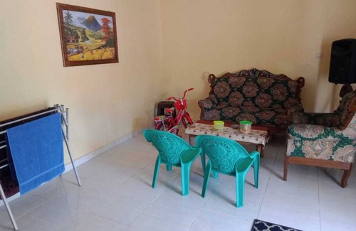West Pesisir Hotel | Hotel O Wisma Nadira Near SPBU PT. Trijaya Pugung PENENGAHAN