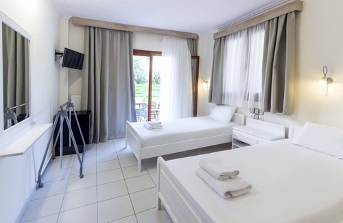 Polichrono Hotel | Hotel Odysseas