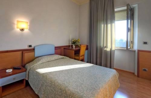 Filottrano Hotel | Hotel Ostello Settecolli Sport