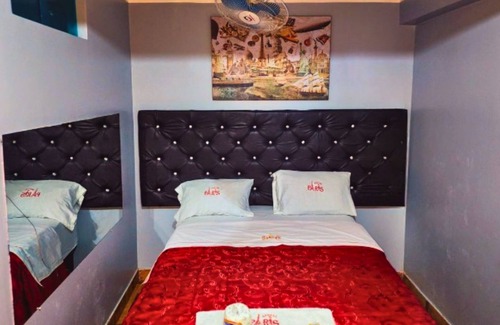 San Martin de Porres Hotel | Hotel Paris