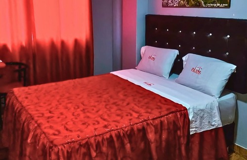 San Martin de Porres Hotel | Hotel Paris