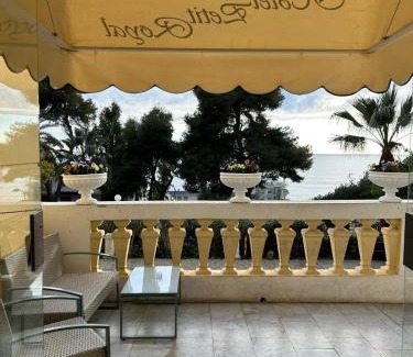 Ospedaletti Hotel | Hotel Petit Royal