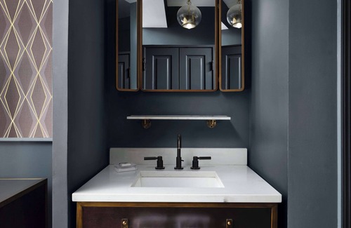 Downtown Kansas City Hotel | Hotel Phillips Kansas City Curio Collection by Hilton