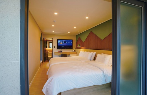 Chungmu Hotel | Hotel Pico