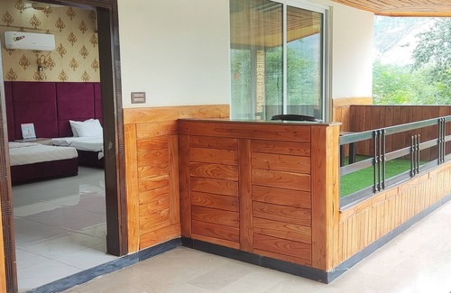 Tranna Hotel | Hotel Pine Track HPT