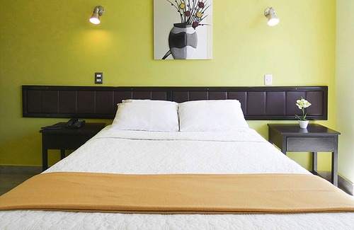 Tacna Hotel | Hotel Plaza by DOT Light