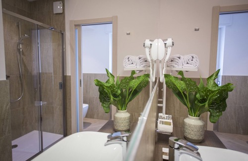 Angera Hotel | Hotel Ponti