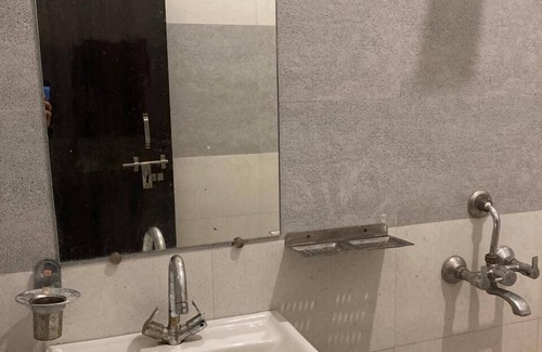 Khajuraho Hotel | Hotel Poorvi Inn